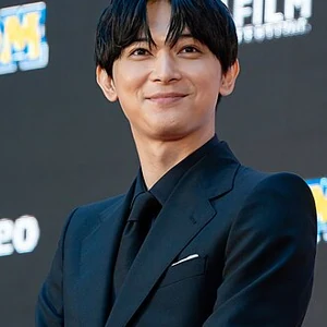 일본 남자배우 TOP10 추천, 작품 고를 때 먼저 보면 좋은 배우 추천 모델 요시자와 료