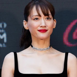 일본 여배우 TOP10 추천, 작품 고를 때 먼저 보면 좋은 배우 추천 모델 아야세 하루카