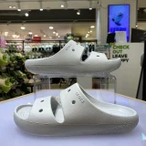 Product Image of the [크록스] 클래식 샌들 2.0 209403-1FT 엣모스피어